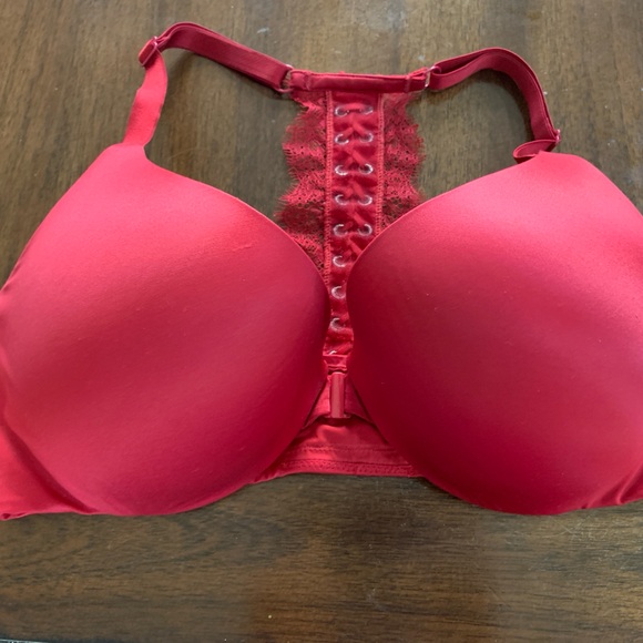 BODY BY VICTORIA
Perfect Shape Lace Racerback Push-Up Bra - Picture 1 of 6